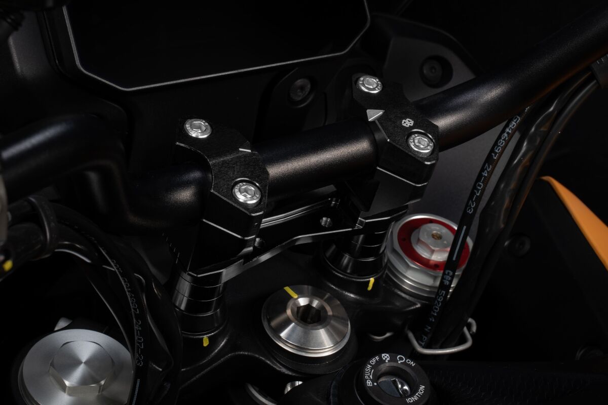 MOTO GUZZI V100 STELVIO 2023 -
