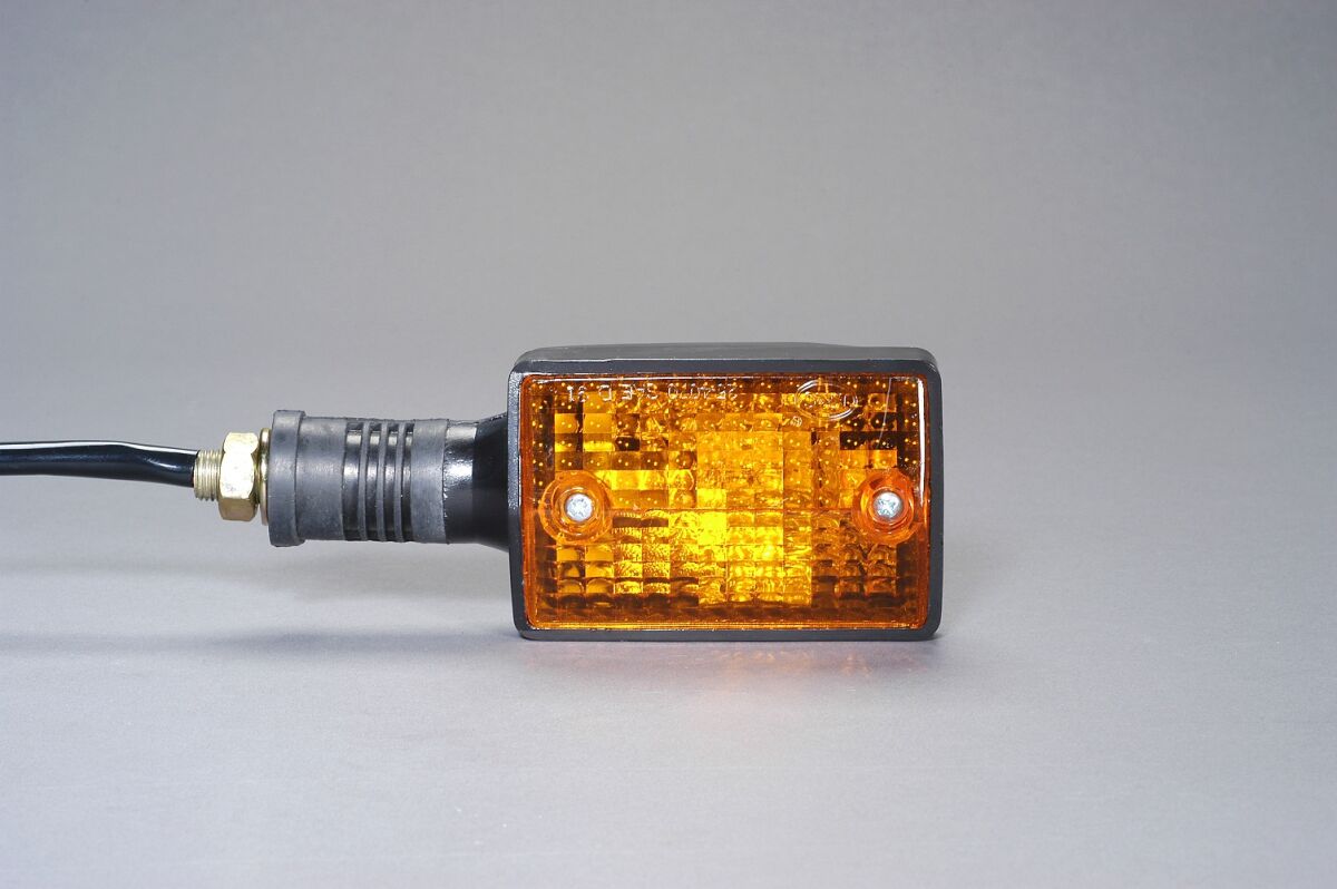 TURN SIGNAL AMBER YA R