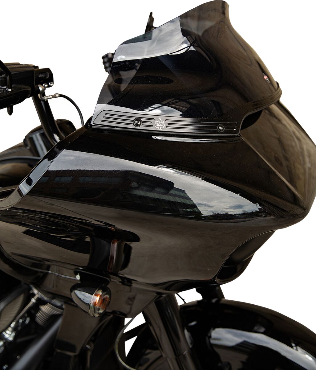 FLTR - 2015+ - WINDSHIELD TRIM
