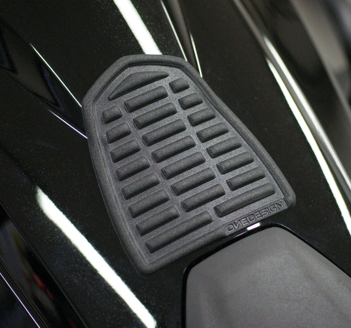 TANKPAD SOFT TOUCH L BK