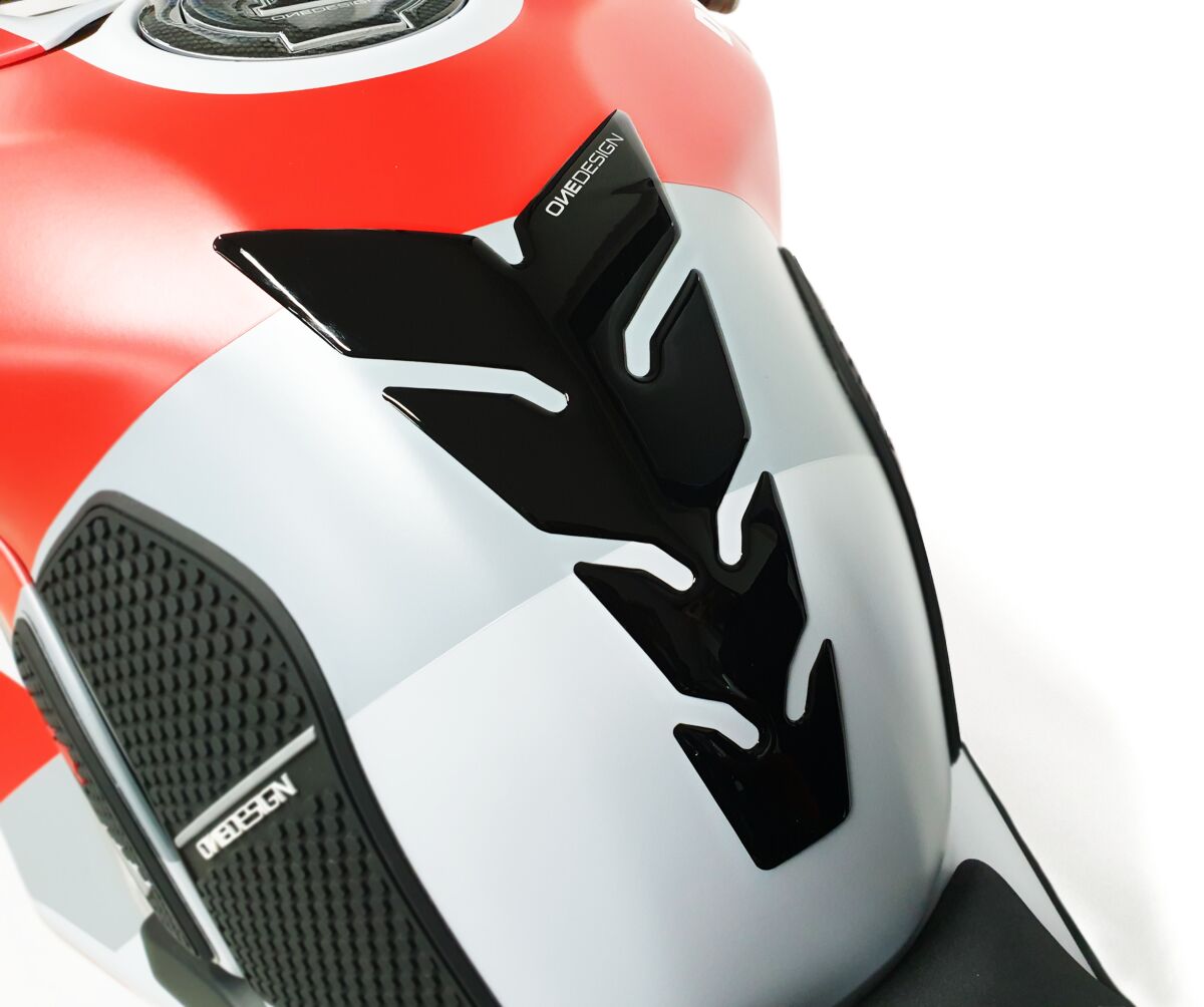 TANKPAD GLOSSY BLACK